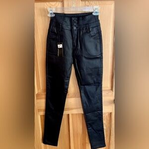 Apperloth A Size XS Faux Leather Pants Fast Fashion Brand Stretchy Shiny Pockets